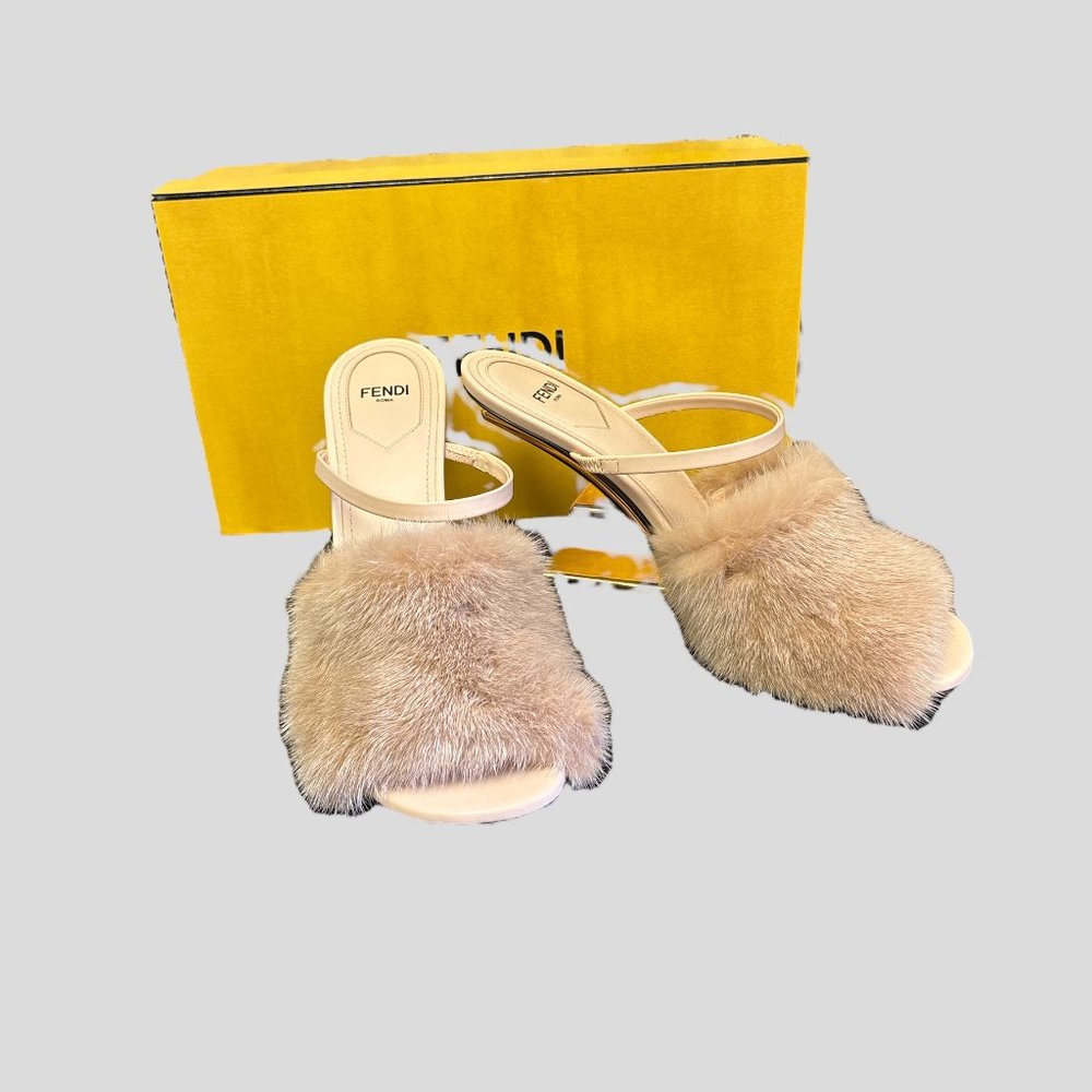 Fendi Leather Slides / Mink Trim *BUY NOW* - Picture 4 of 5